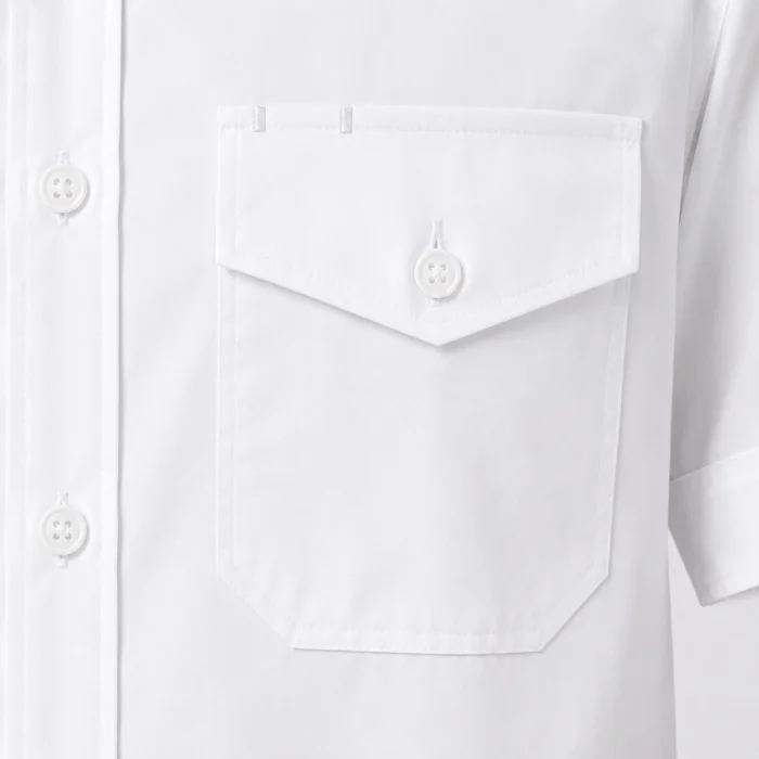 detalle bolsillo pecho camisa piloto