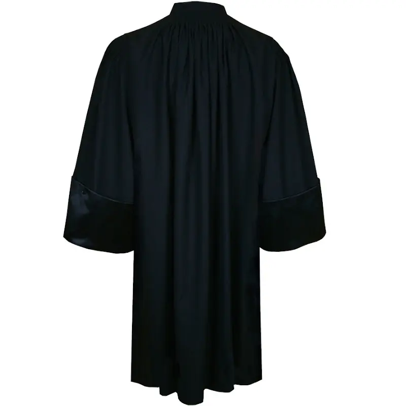 Sastrería Lienza: Excelencia y calidad en togas de abogado y trajes  académicos